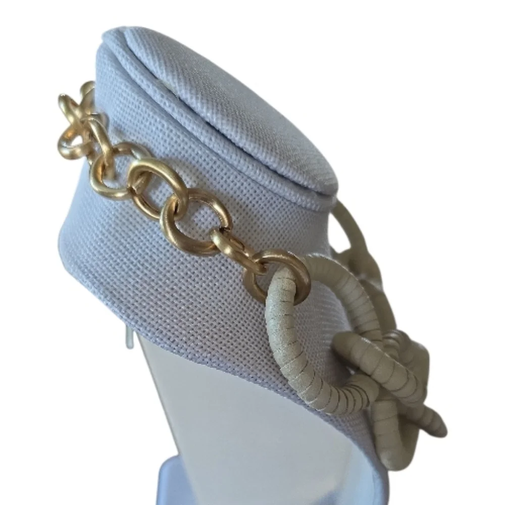 Cult Gaia Valence Oversized Choker in Winter White Leather Gold Rolo Chain - Picture 4 of 8